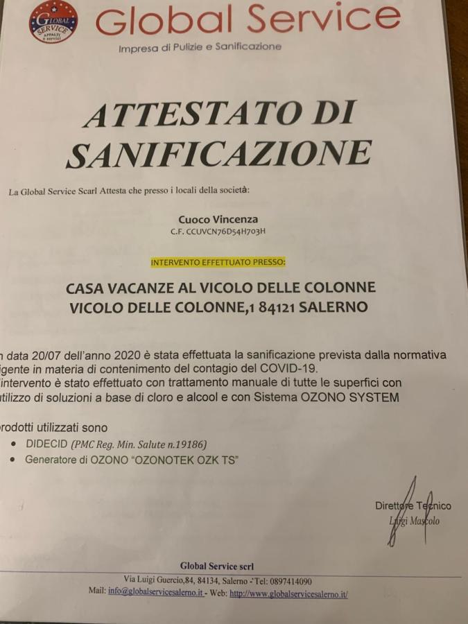Casa Vacanza "Al Vicolo Delle Colonne" サレルノ エクステリア 写真