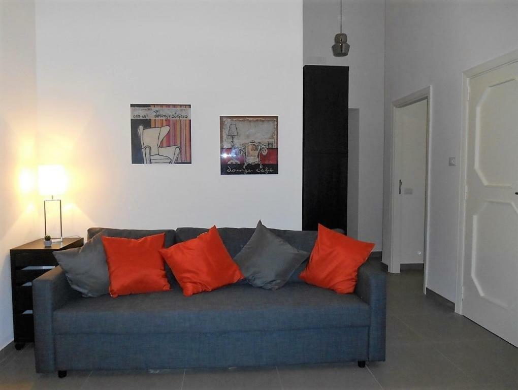Casa Vacanza "Al Vicolo Delle Colonne" サレルノ エクステリア 写真