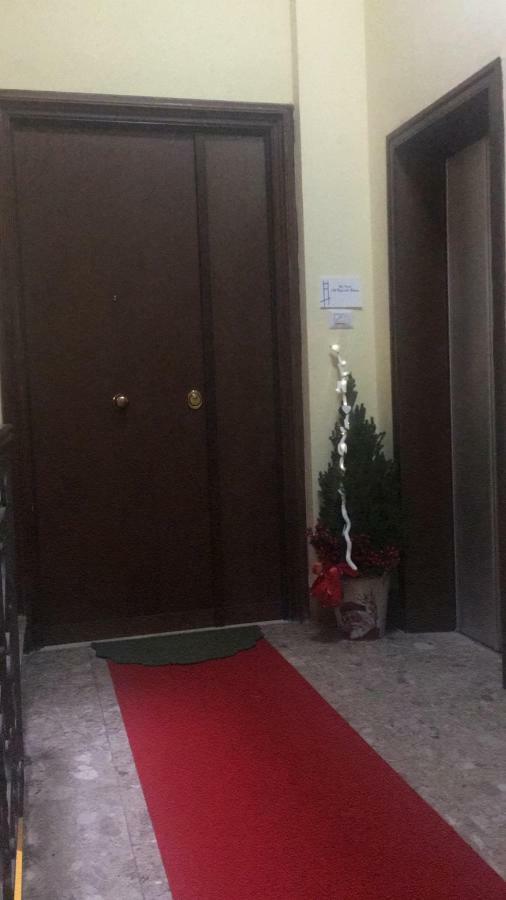 Casa Vacanza "Al Vicolo Delle Colonne" サレルノ エクステリア 写真