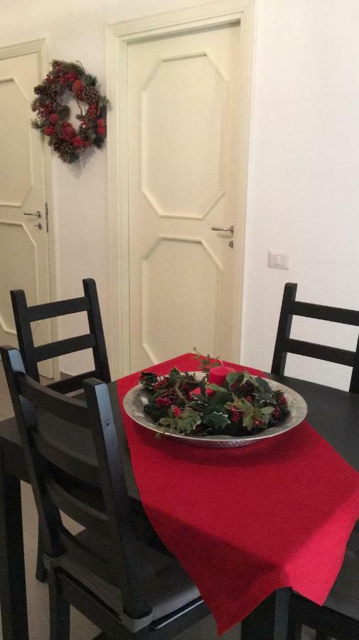 Casa Vacanza "Al Vicolo Delle Colonne" サレルノ エクステリア 写真