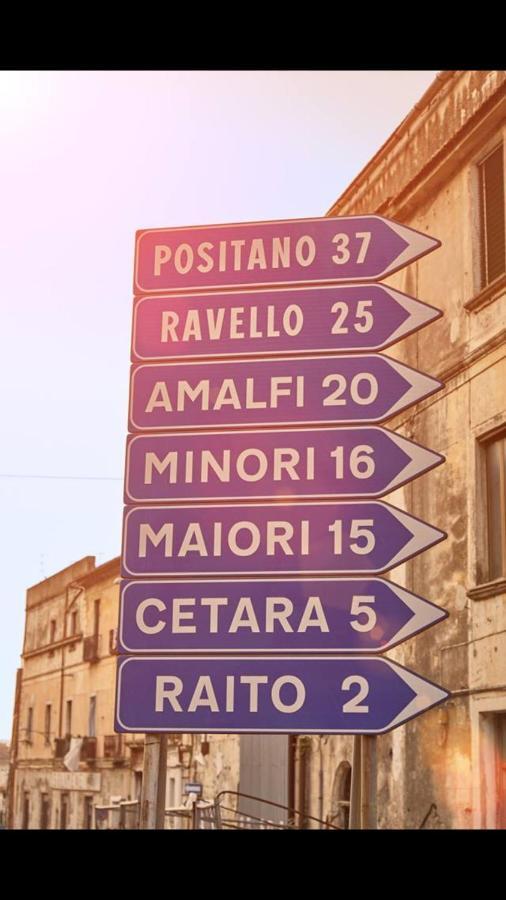 Casa Vacanza "Al Vicolo Delle Colonne" サレルノ エクステリア 写真